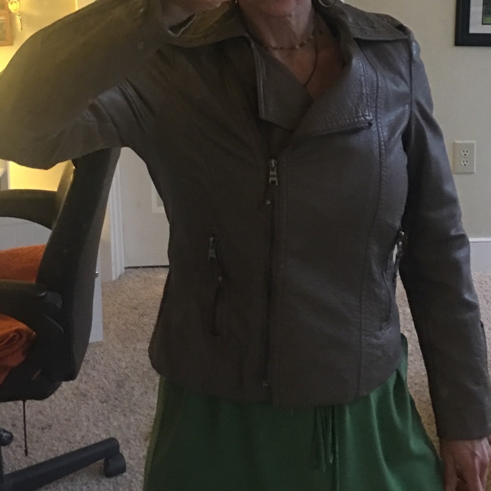 💜Grey pleather jacket💜 - Picture 3 of 4